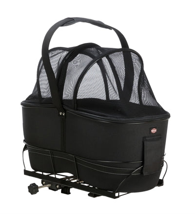 Trixie Fietsmand Bagage Drager in zwart op fiets met gaas-afdekking; geschikt voor honden en katten.
