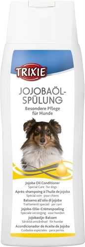Trixie Jojobaolie Crèmespoeling 250 ml for dogs.
